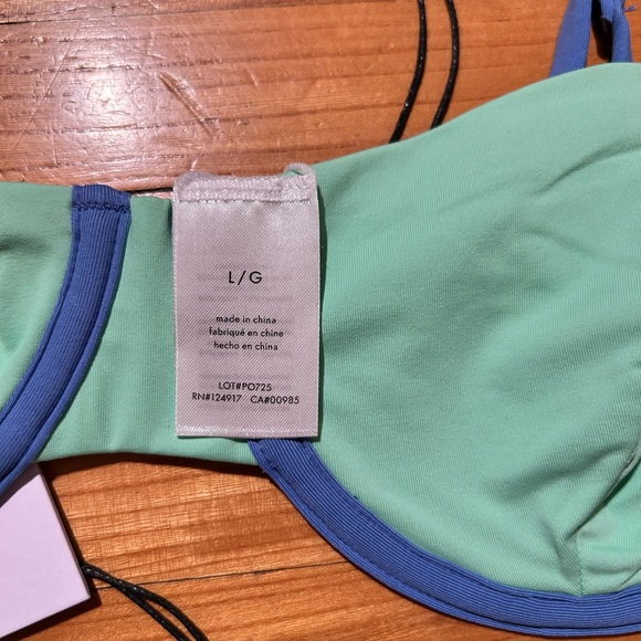 WeWoreWhat - Contrast Trim Bikini - M/L - Picture 6 of 6